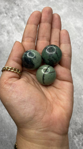 گوی سنگ طبیعی یشم کانادا